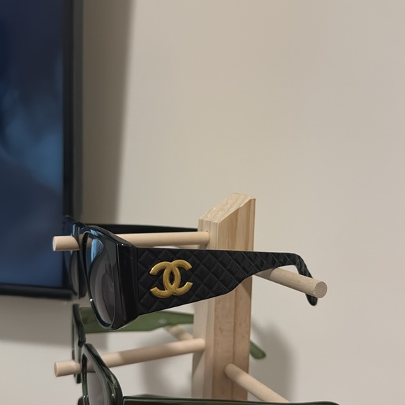 Authentic Chanel sunglasses - Picture 9 of 9